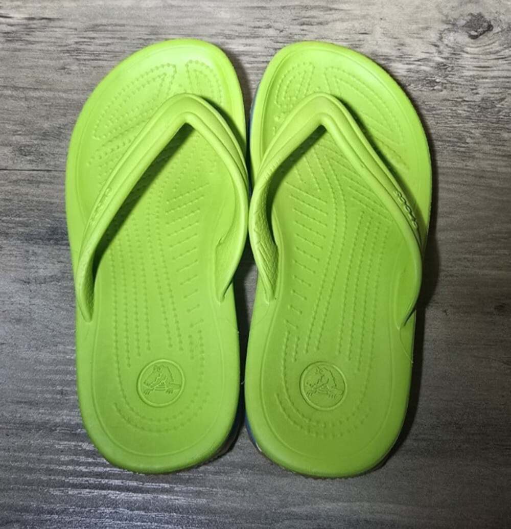 Crocs Crocband Unisex US Junior Size 2 Kids Green Flip Flop Sandals